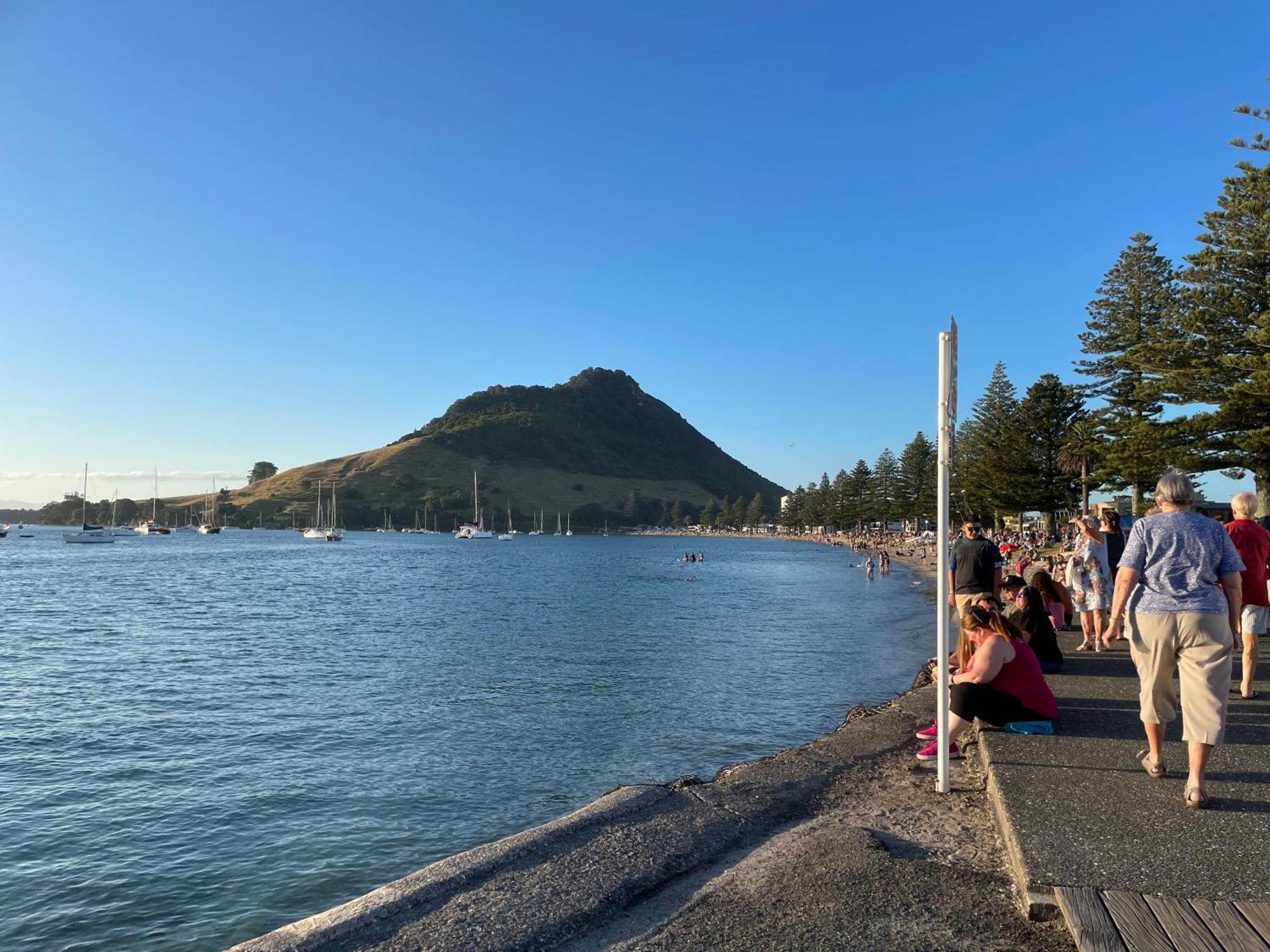 Holiday House Mount Maunganui Exteriör bild